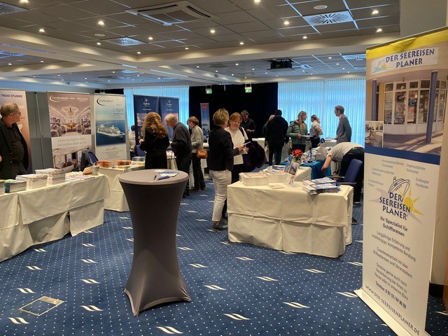 Kreuzfahrten Messe Seereisenplaner im Hotel Vier Jahreszeiten Starnberg